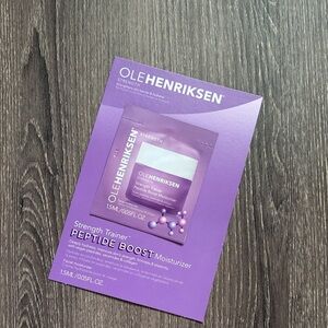 ❤️$1 NWT Ole Henriksen Strength Trainer Peptide Boost Moisturizer Sample 1.5ml